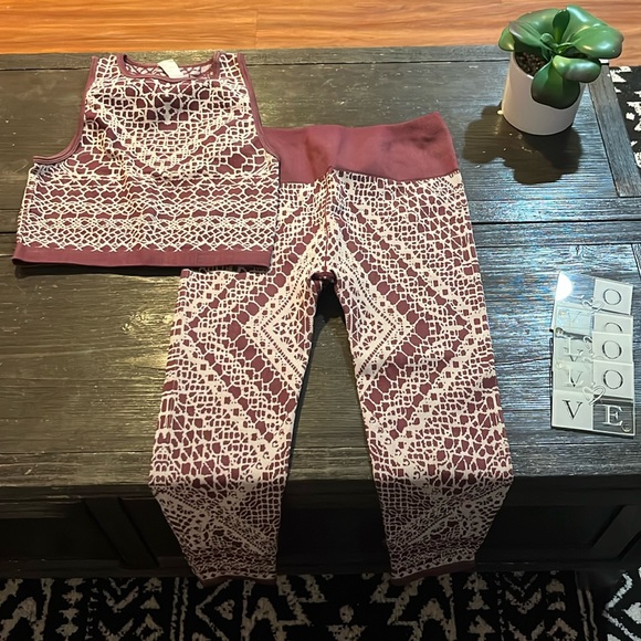 Fabletics Legging Set - Picture 1 of 4